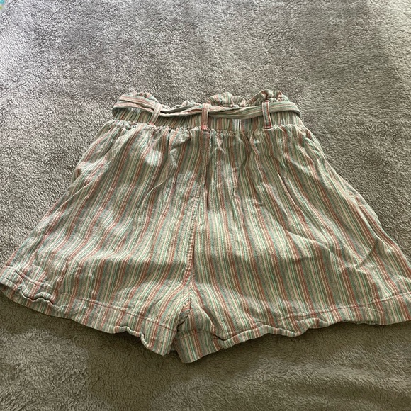 American Eagle Shorts. Women’s S. Worn once - Picture 2 of 2